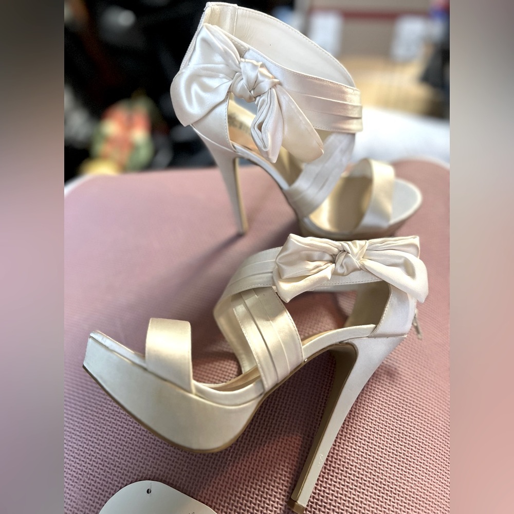 Shoe Dazzle Fairy Take Heels size 9.5